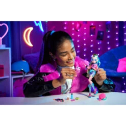 MATTEL Monster High Lagoona Blue Pop Met Huisdier En Accessoires -Speelgoedseries Winkel 1995017 674af32e